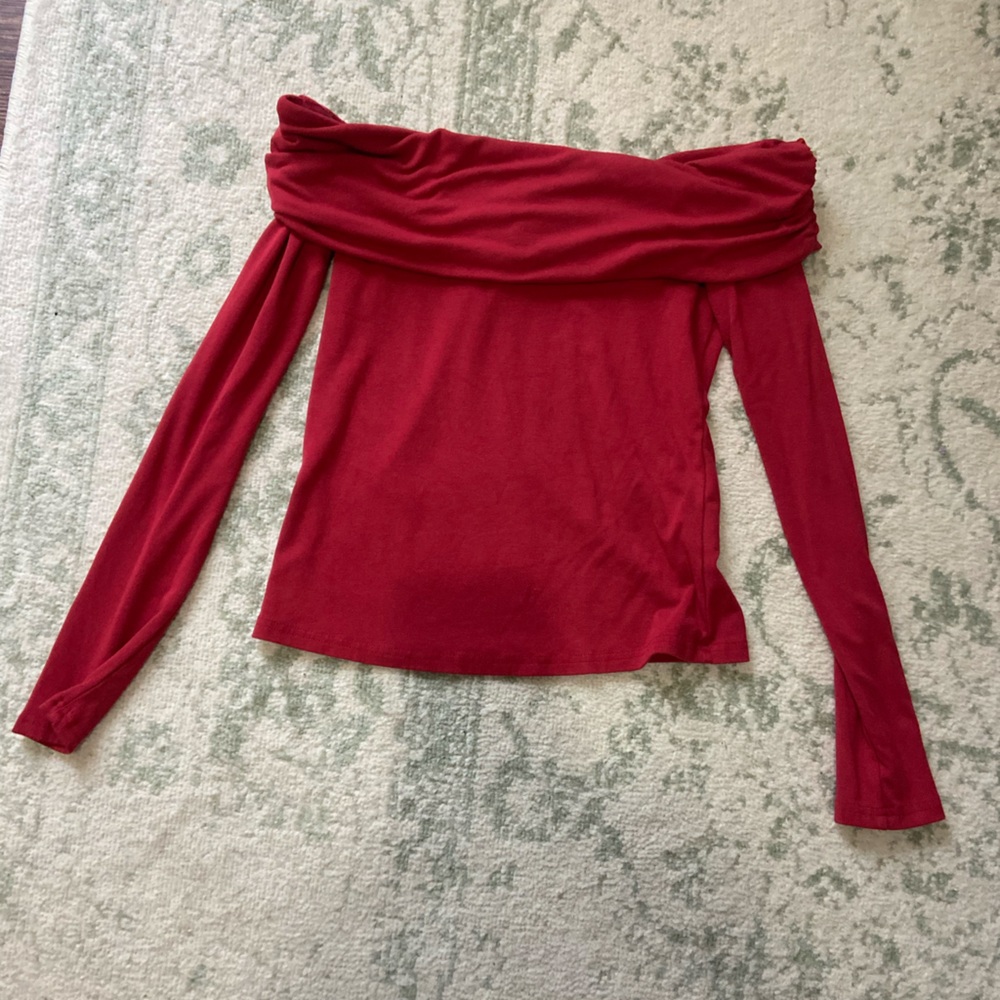 Off-Shoulder Long Sleeve Women's Top - Red